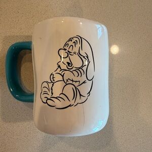 Sleepy from Snow White Rae Dunn mug